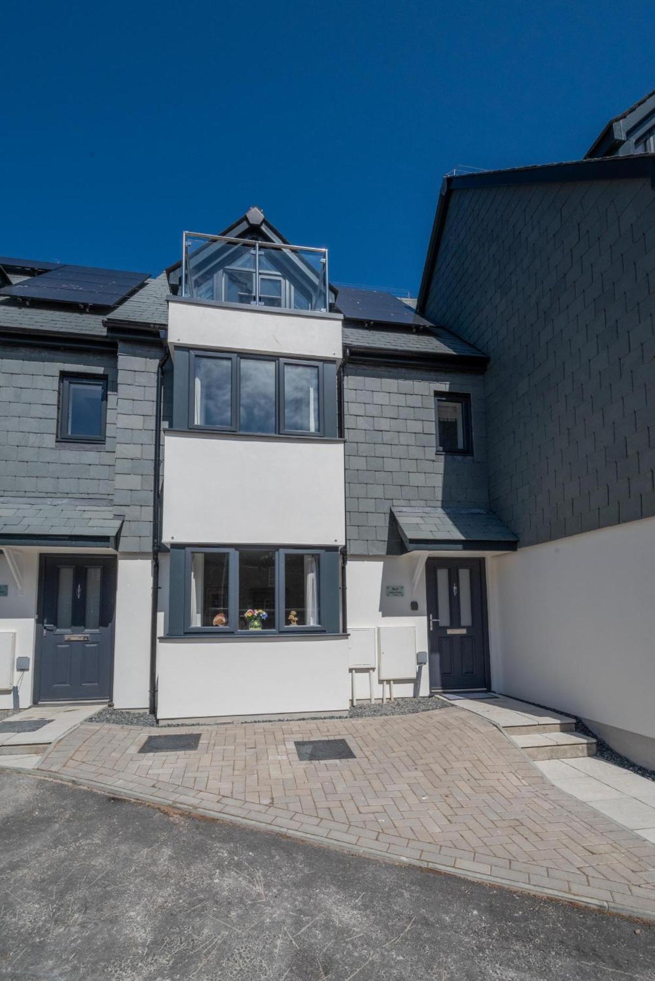 Exceptional 3 Bedroom Home In Penzance~New~Seaside Dış mekan fotoğraf